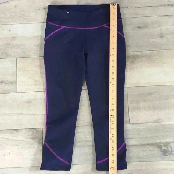 Fabletics Capri legging - Picture 3 of 4